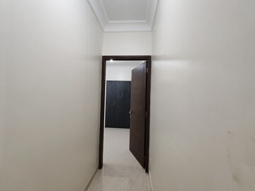 Room in 1 BHK Apartment at Chandak 34 Park Estate, Goregaon West – for Rent