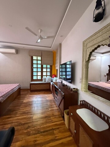 Bedroom in 1 BHK Builder Floor at Nehru Enclave – for Rent
