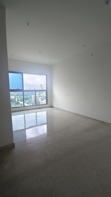 Room in 2 BHK Apartment at Rajesh Raj Infinia, Malad West – for Rent