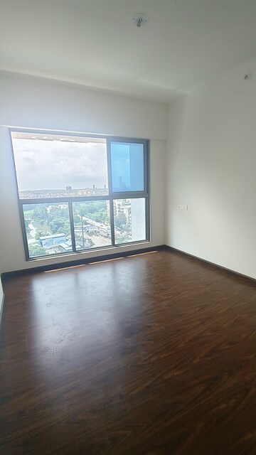 Room in 2 BHK Apartment at Rajesh Raj Infinia, Malad West – for Rent