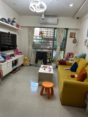 Team Area in 2 BHK Apartment at Sheth Vasant Oasis, Andheri East – for Rent
