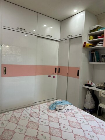 Furnished Amenities in 2 BHK Apartment at Sheth Vasant Oasis, Andheri East – for Rent