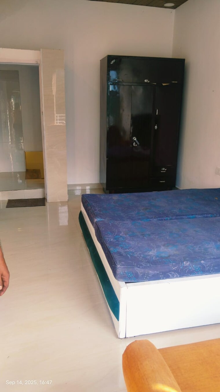 Room, alaknanda 3 Bedroom 1800 Sq.Ft. Apartment In Alaknanda Delhi 9311738