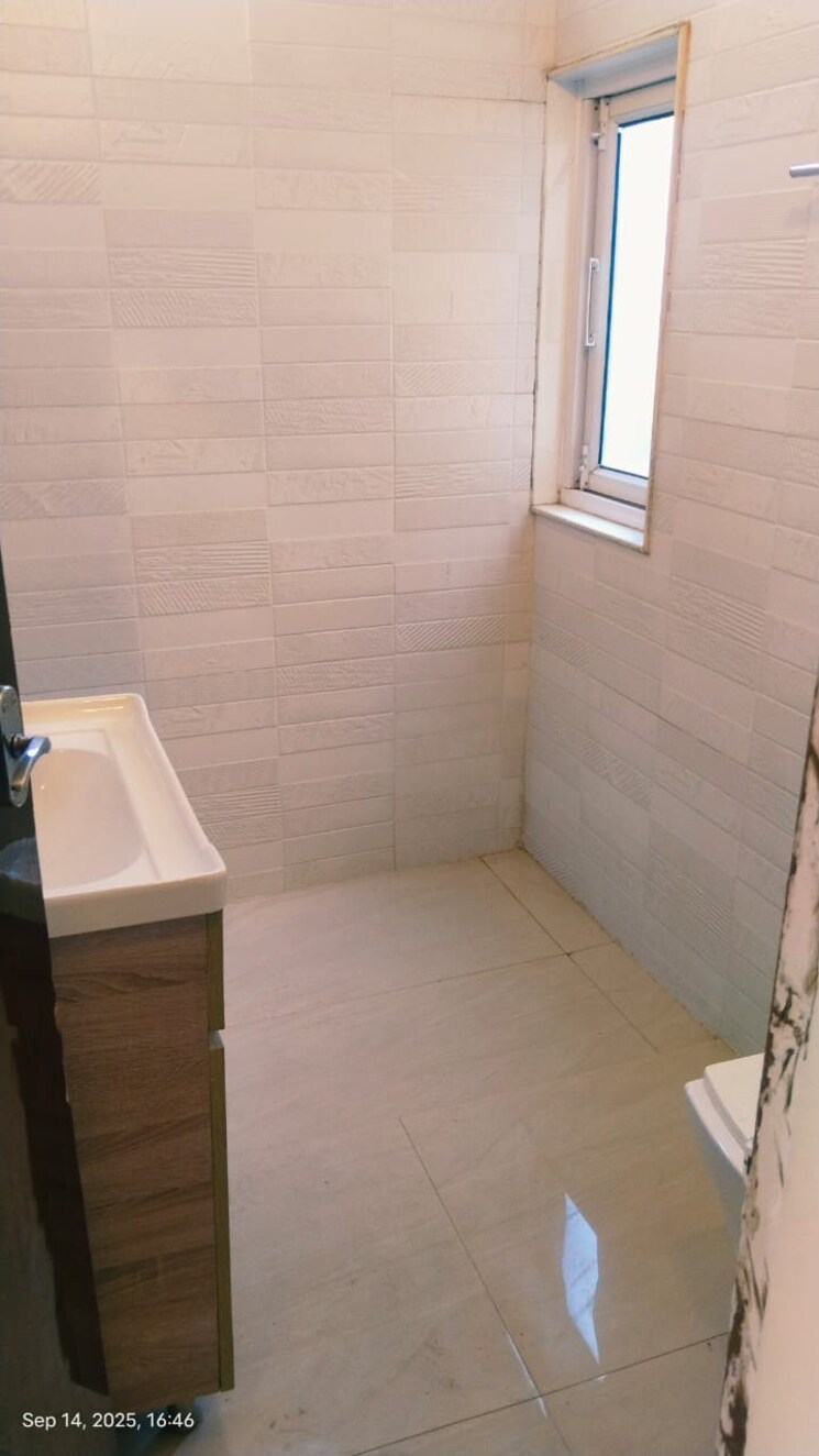 Bathroom, alaknanda 3 Bedroom 1800 Sq.Ft. Apartment In Alaknanda Delhi 9311738