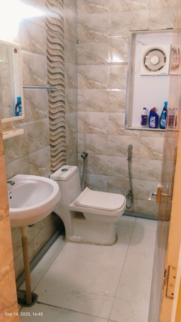 Bathroom, alaknanda 3 Bedroom 1800 Sq.Ft. Apartment In Alaknanda Delhi 9311738