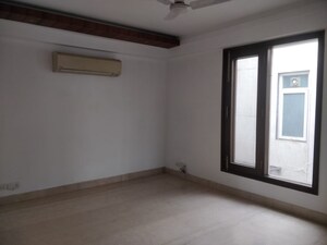 Room in 4 BHK Builder Floor at Greater Kailash ii – for Rent