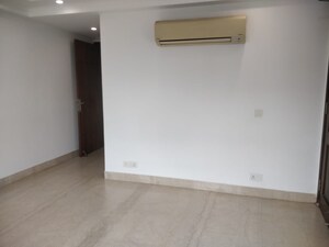 Room in 4 BHK Builder Floor at Greater Kailash ii – for Rent