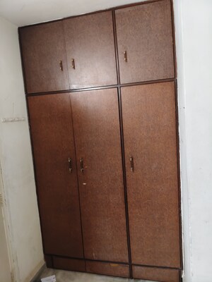 Furnished Amenities in 2 BHK Apartment at Sunrise Apartment Mahim, Mahim – for Rent