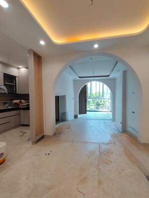 Room in 3 BHK Builder Floor at East Of Kailash – for Sale