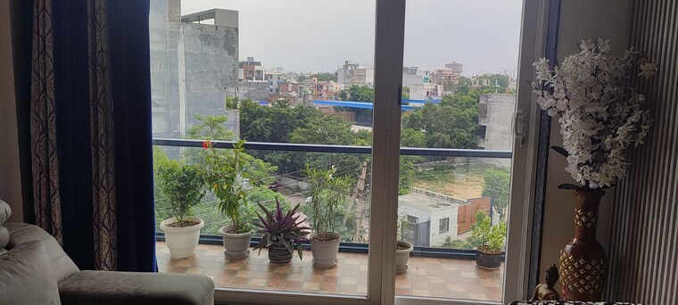 Garden, sector 40 2 Bedroom 1460 Sq.Ft. Builder Floor In Sector 40 Gurgaon 9311764