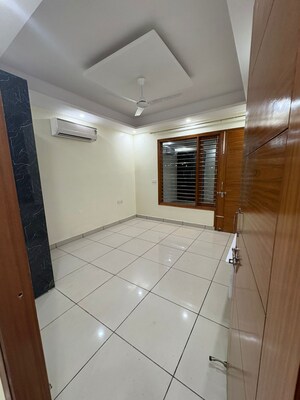 Kitchen in 2 BHK Builder Floor at Sector 40 – for Rent