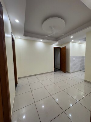 Bathroom in 2 BHK Builder Floor at Sector 40 – for Rent