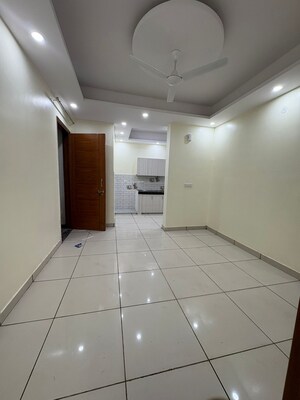 Kitchen in 2 BHK Builder Floor at Sector 40 – for Rent