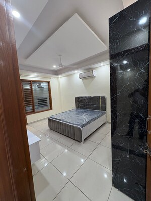 Bathroom in 2 BHK Builder Floor at Sector 40 – for Rent