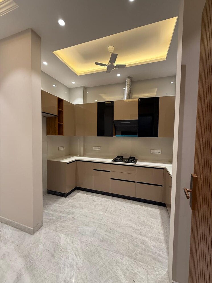 Kitchen, east of kailash 3 Bedroom 1300 Sq.Ft. Builder Floor In East Of Kailash Delhi 9311770