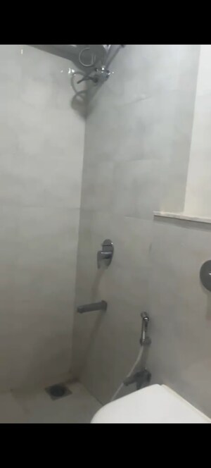 Furnished Amenities in 2 BHK Apartment at Sugee Atharva, Prabhadevi – for Rent