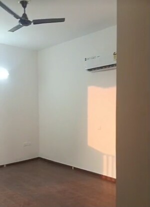 Room in 3 BHK Apartment at Paras Dews, Sector 106 – for Rent