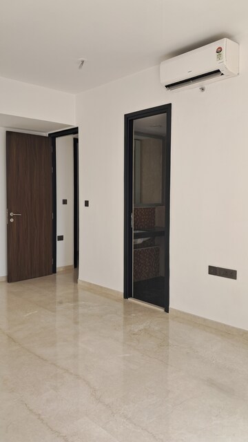Furnished Amenities in 2 BHK Apartment at Lodha The Park, Worli – for Rent