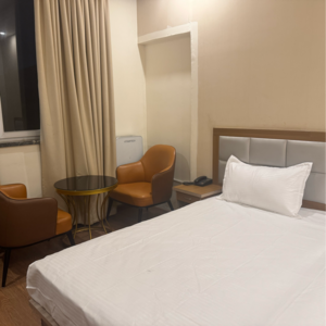 Bedroom in  Pg at Dlf Phase ii – for Rent