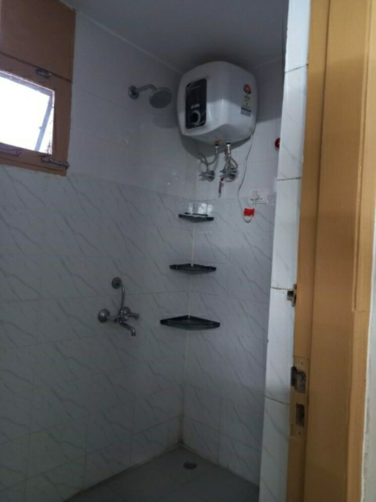 Bathroom, ninex-rmg-residency 2 Bedroom 700 Sq.Ft. Apartment In Sector 37c Gurgaon 9311855