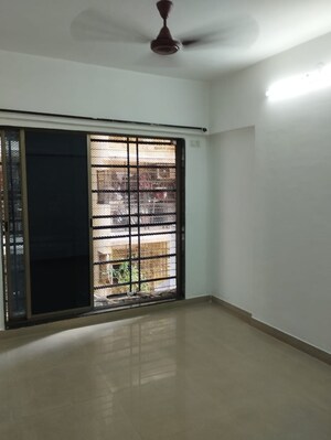1 BHK Apartment For Rent in Nilgiri Tower Agripada, Agripada