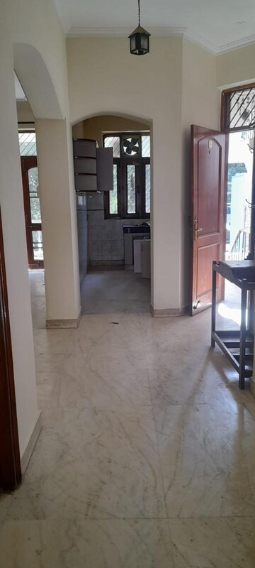 Living Room in 2 BHK Builder Floor at Sector 31 – for Rent