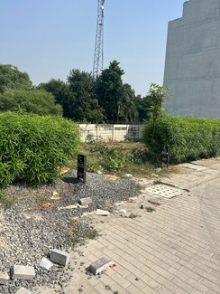 Plot For Sale in Sector 84