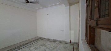 Room in 2 BHK Builder Floor at Sector 40 – for Rent