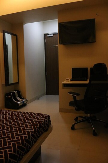 Living Room in 2 BHK Apartment at Sanghvi Majestic, Matunga – for Rent