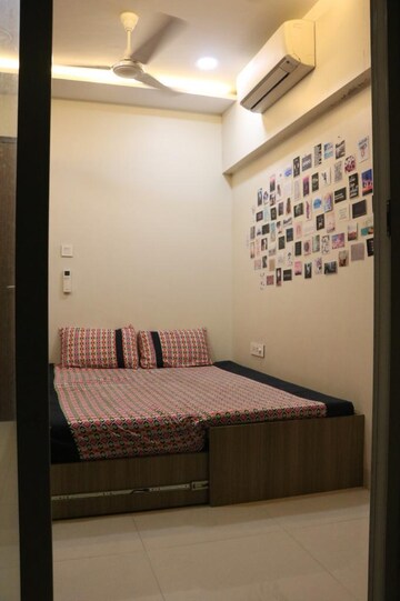 Bedroom in 2 BHK Apartment at Sanghvi Majestic, Matunga – for Rent