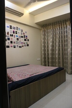 Bedroom in 2 BHK Apartment at Sanghvi Majestic, Matunga – for Rent