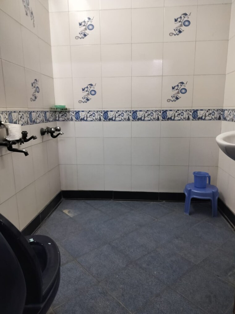 Bathroom, sector 37 3.5 Bedroom 162 Sq.Mt. Villa In Sector 37 Noida 9311916