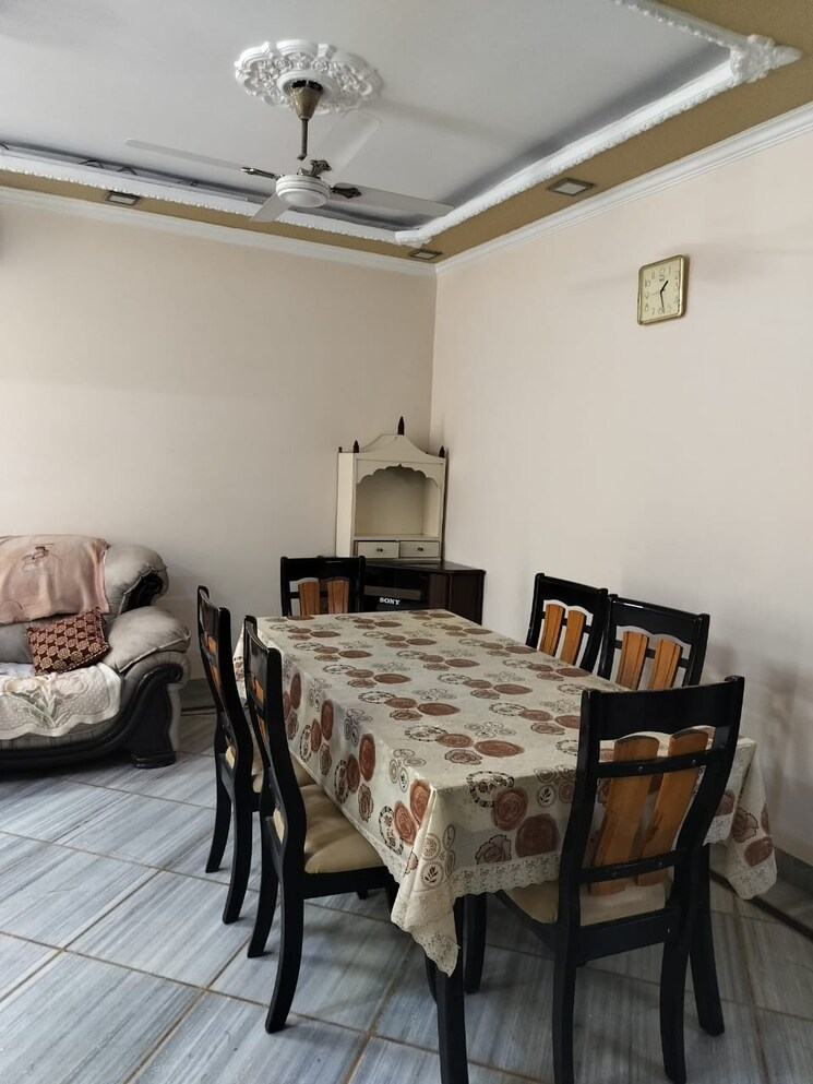 Living Room, sector 37 3.5 Bedroom 162 Sq.Mt. Villa In Sector 37 Noida 9311916