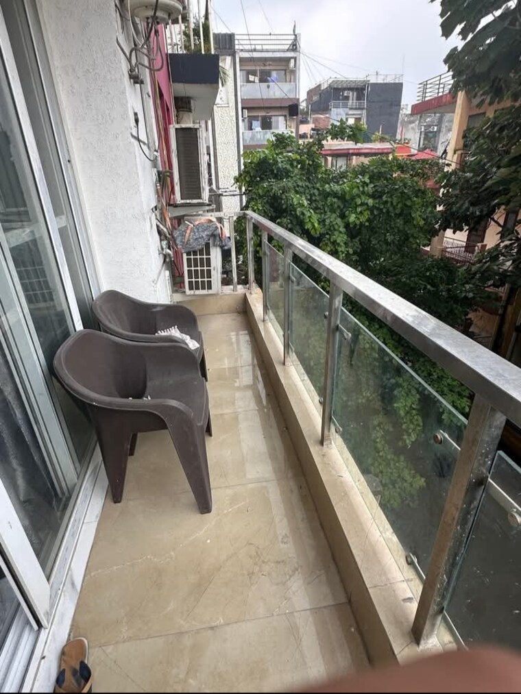 Balcony, chattarpur 1 Bedroom 400 Sq.Ft. Builder Floor In Chattarpur Delhi 9311917