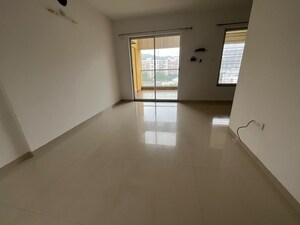 Room in 2 BHK Apartment at Lohia Unicus C Wing, Bavdhan – for Rent