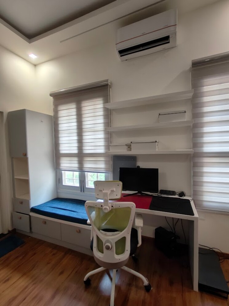 Study Room, prestige-lakeside-habitat 4 Bedroom 4033 Sq.Ft. Villa In Varthur Bangalore 9311944