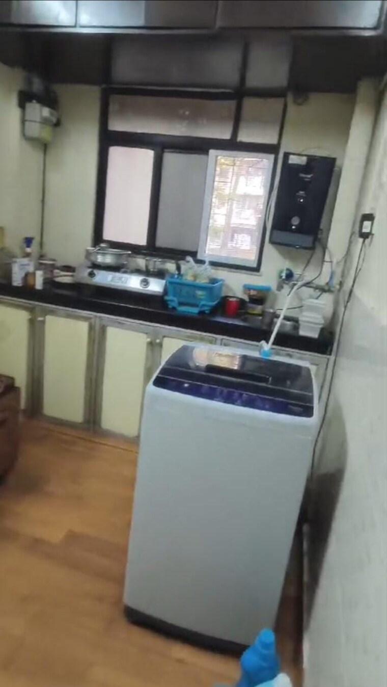 Kitchen, andheri east 1 RK 300 Sq.Ft. Apartment In Andheri East Mumbai 9311933