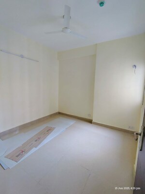 2 BHK Apartment For Rent in Amrapali Dream Valley, Tech Zone 4 Greater Noida