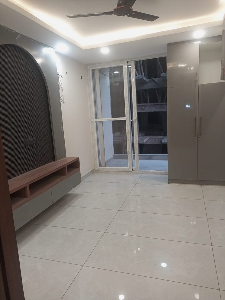 Room, sunshine-apartments-sector-73 2 Bedroom 1065 Sq.Ft. Builder Floor In Sector 73 Noida 9312070