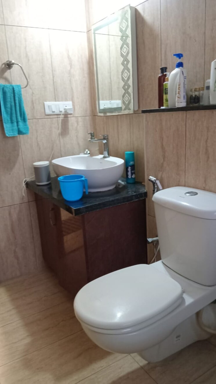 Bathroom, prestige-lakeside-habitat 3.5 Bedroom 2135 Sq.Ft. Apartment In Varthur Bangalore 9312048