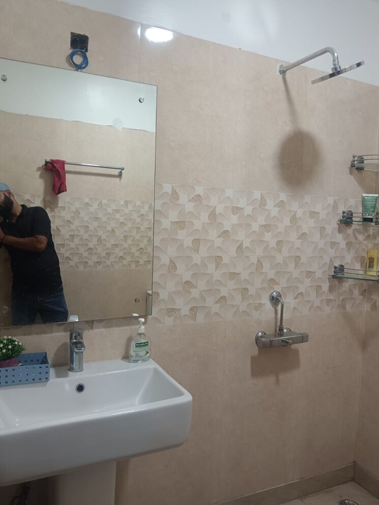 Bathroom, panchsheel vihar 3 Bedroom 1170 Sq.Ft. Builder Floor In Panchsheel Vihar Delhi 9312122