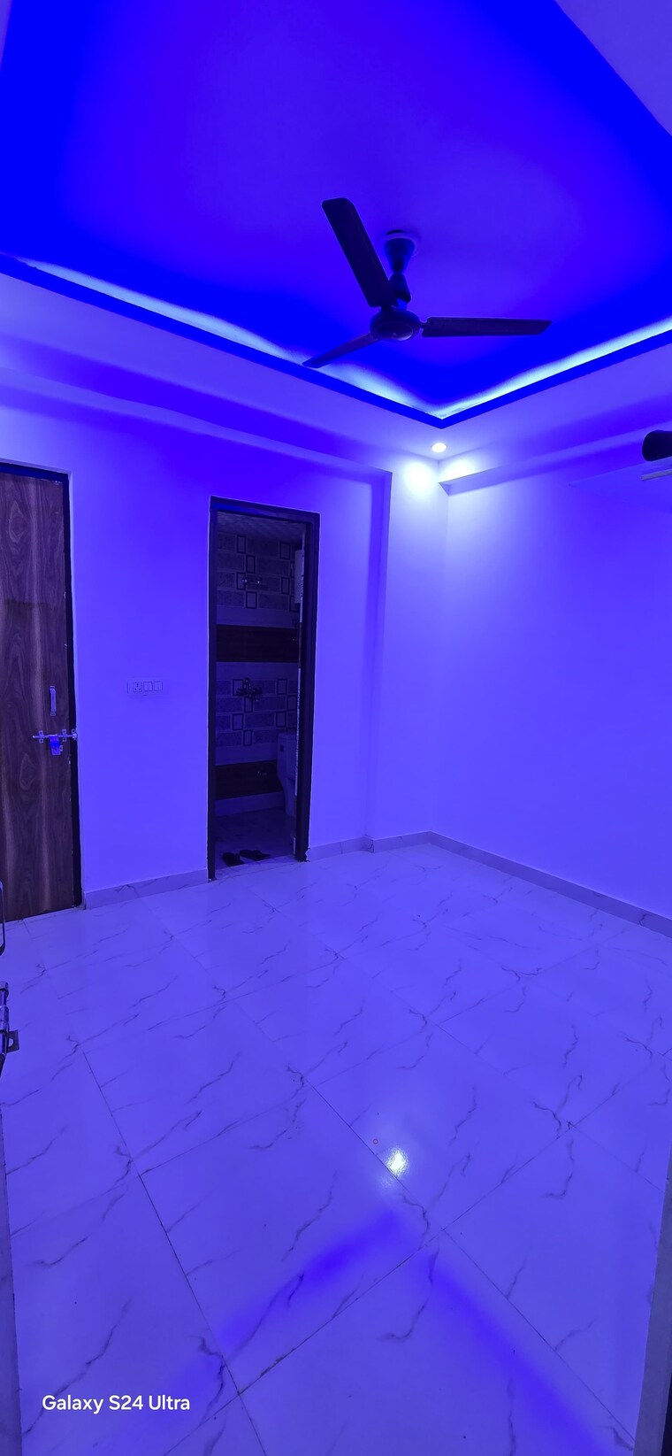 Room, sarfabad village 3 Bedroom 1350 Sq.Ft. Builder Floor In Sarfabad Village Noida 9312126