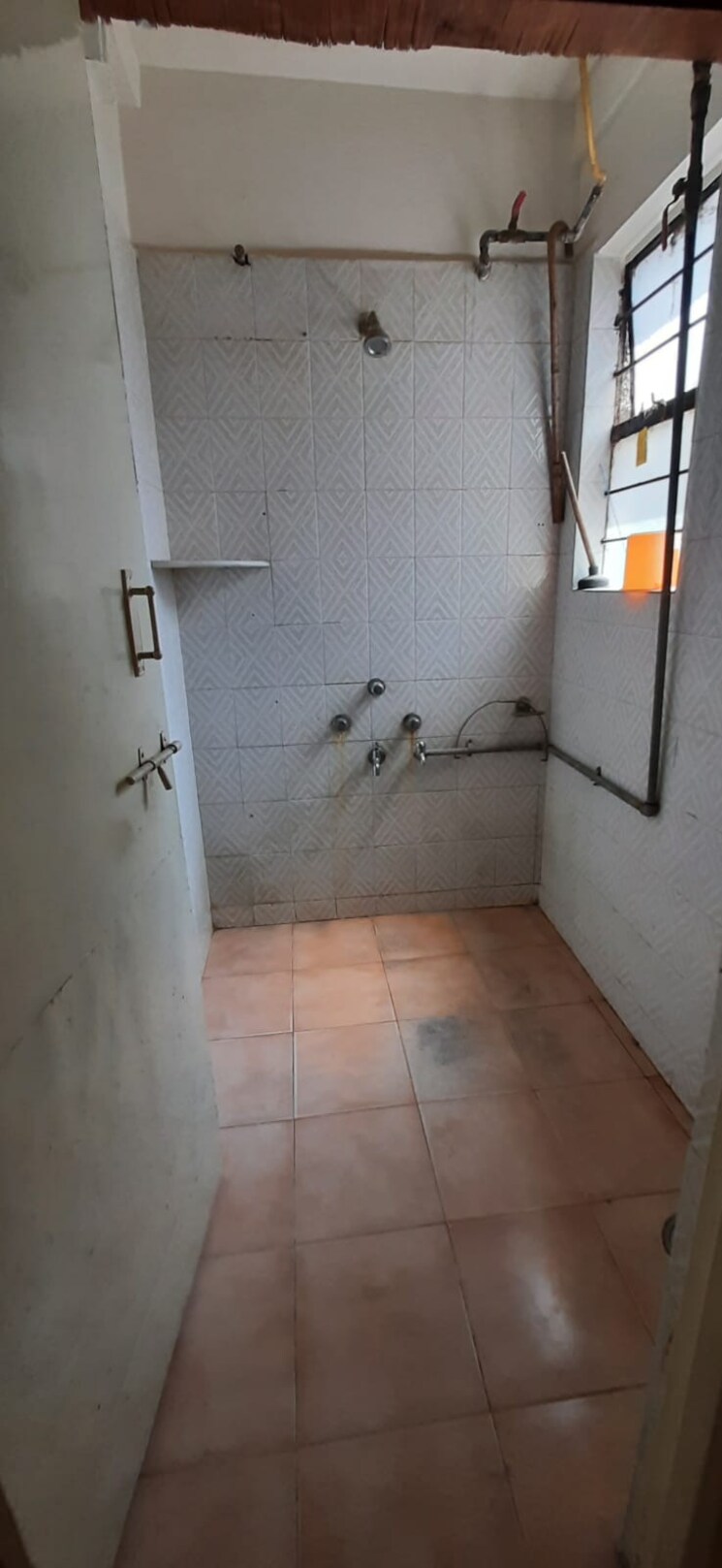 Bathroom, amrut-runwal-paradise 2 Bedroom 926 Sq.Ft. Apartment In Kothrud Pune 9312114