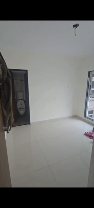 Room in 2 BHK Apartment at Upper Worli – for Rent