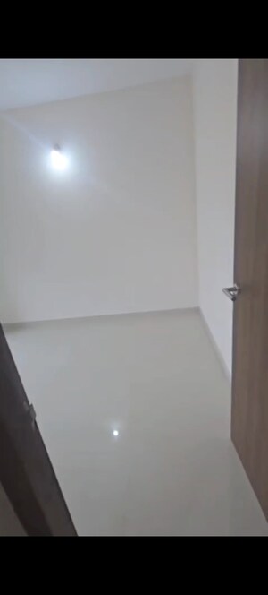 Room in 2 BHK Apartment at Upper Worli – for Rent