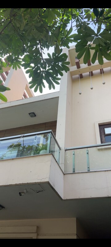 Furnished Amenities in 3 BHK Independent House at RWA Apartments Sector 40, Sector 40 – for Rent