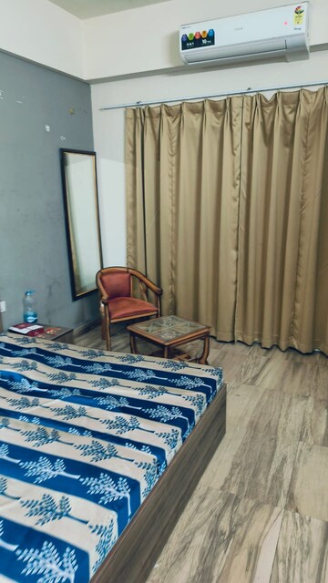 Bedroom in 1 BHK Apartment at Paramount Golfforeste, Zeta I Greater Noida – for Rent