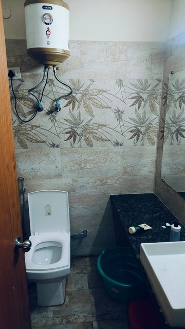 Bathroom in 1 BHK Apartment at Paramount Golfforeste, Zeta I Greater Noida – for Rent