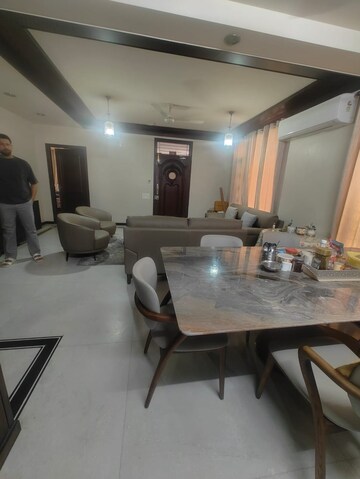 Living Room in 3 BHK Builder Floor at Sector 32 – for Rent
