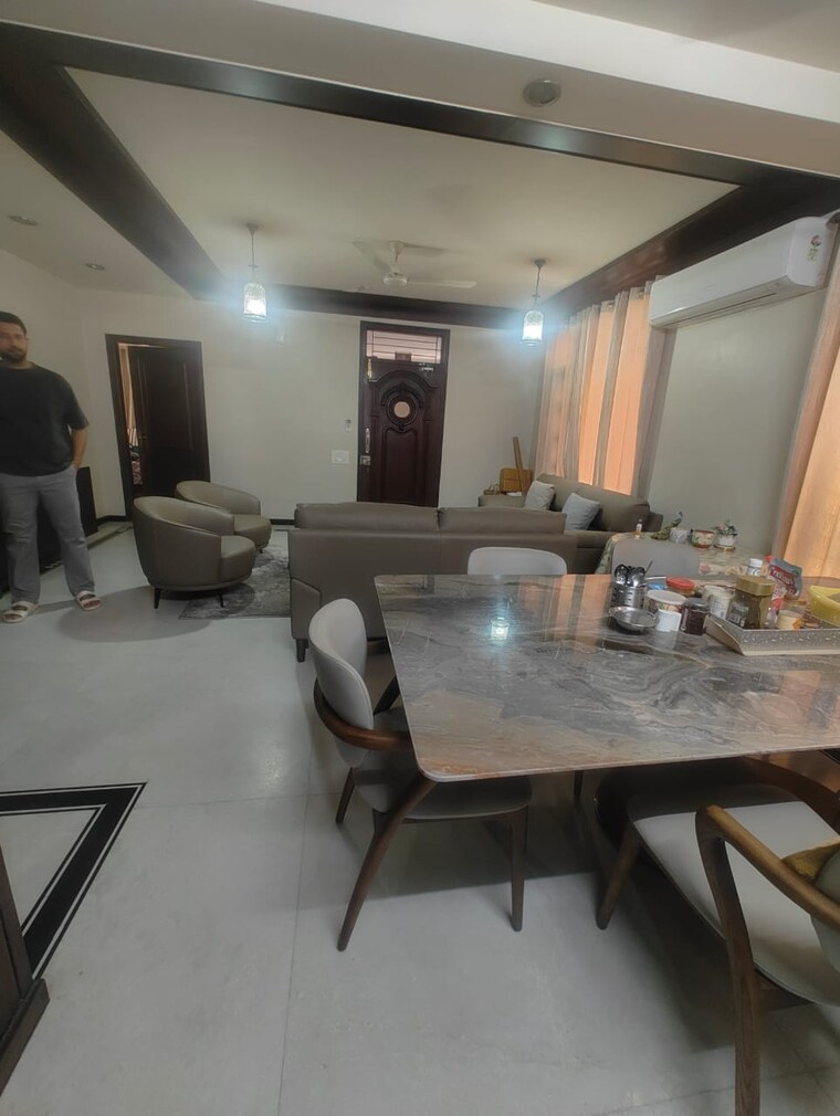 Living Room, sector 32 3 Bedroom 500 Sq.Yd. Builder Floor In Sector 32 Chandigarh 9312145